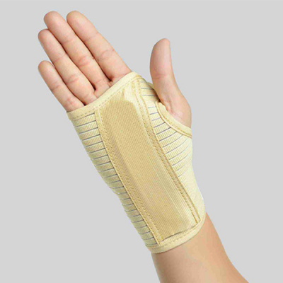 shop now Wrist Splint Right - Dyna  Available at Online  Pharmacy Qatar Doha 